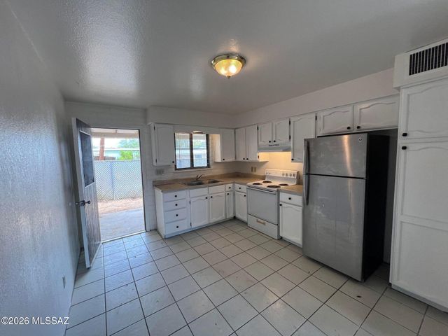 3403 N Flanwill Boulevard, Tucson, AZ 85716