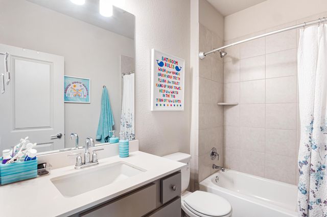 2301 Local Rebel LOOP, Leander, TX 78641