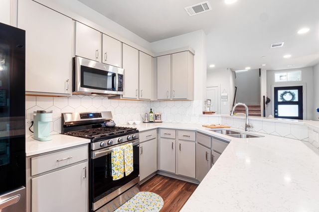 2301 Local Rebel LOOP, Leander, TX 78641