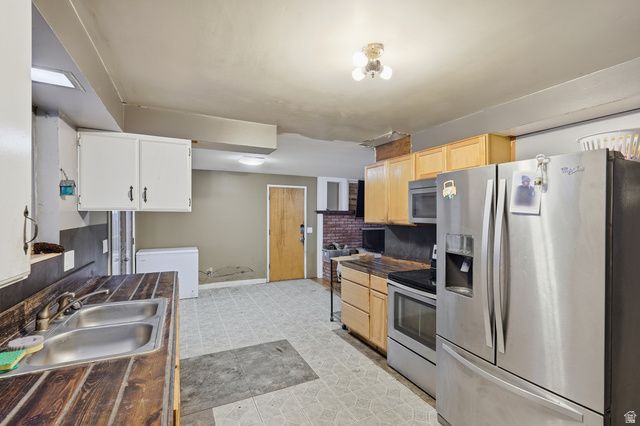 4881 S 2400 W, Roy, UT 84067