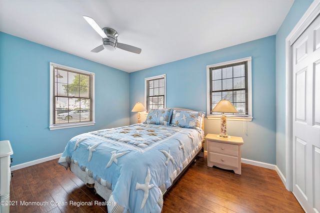 31 Peggy Lane, Manahawkin, NJ 08050