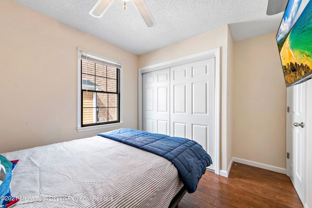 31 Peggy Lane, Manahawkin, NJ 08050