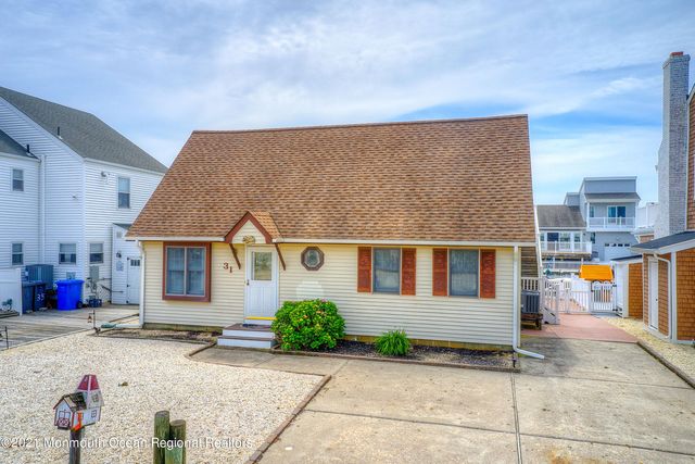 31 Peggy Lane, Manahawkin, NJ 08050