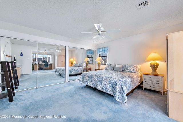 31 Peggy Lane, Manahawkin, NJ 08050