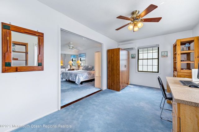 31 Peggy Lane, Manahawkin, NJ 08050