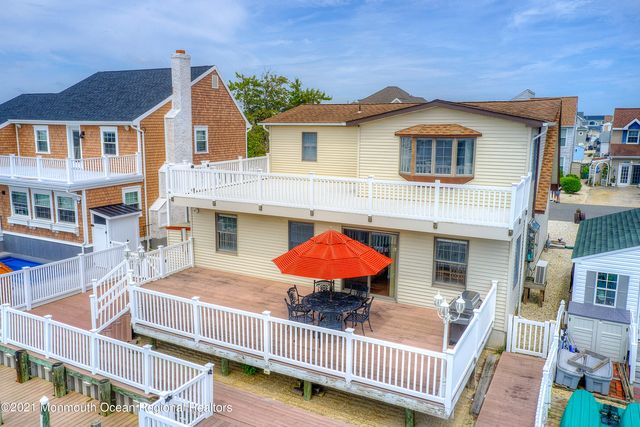 31 Peggy Lane, Manahawkin, NJ 08050