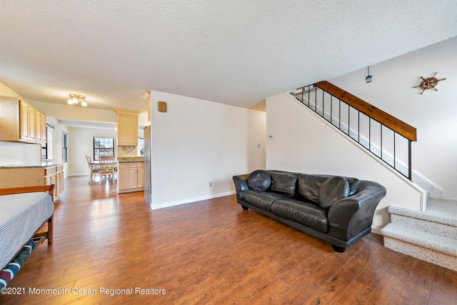 31 Peggy Lane, Manahawkin, NJ 08050