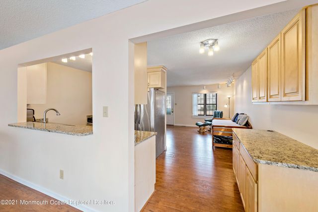 31 Peggy Lane, Manahawkin, NJ 08050
