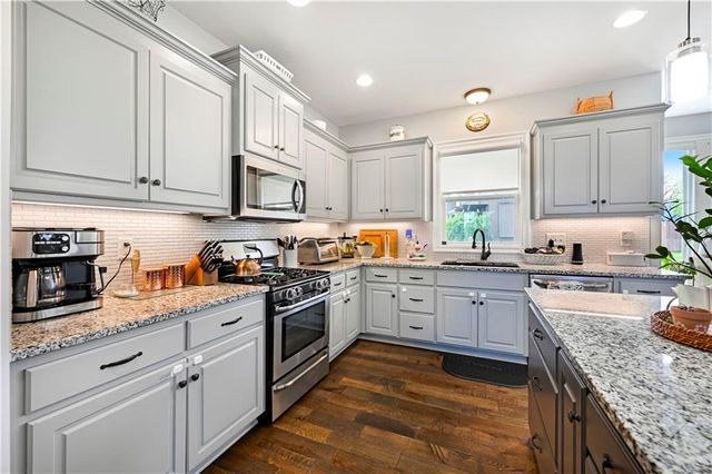 11015 Kane Drive, Kansas City, KS 66109