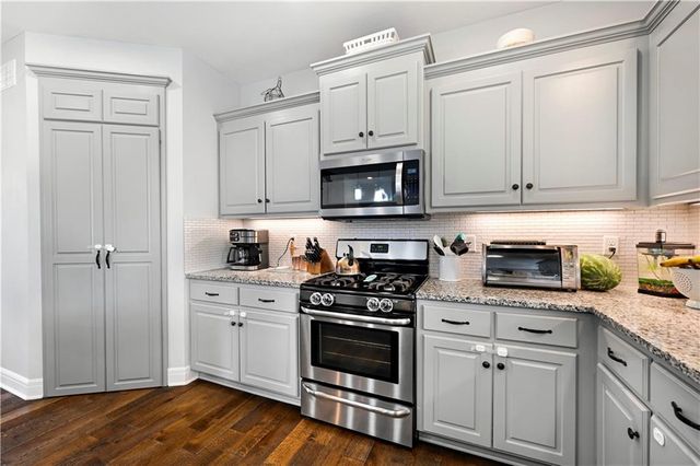 11015 Kane Drive, Kansas City, KS 66109