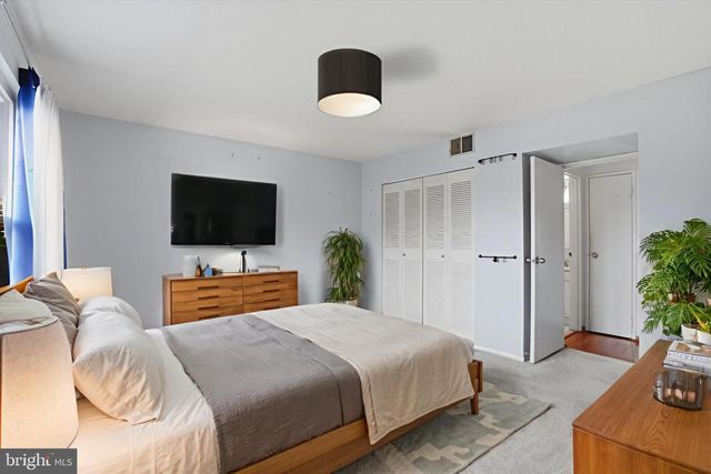 2 BELFAST DR, North Wales, PA 19454