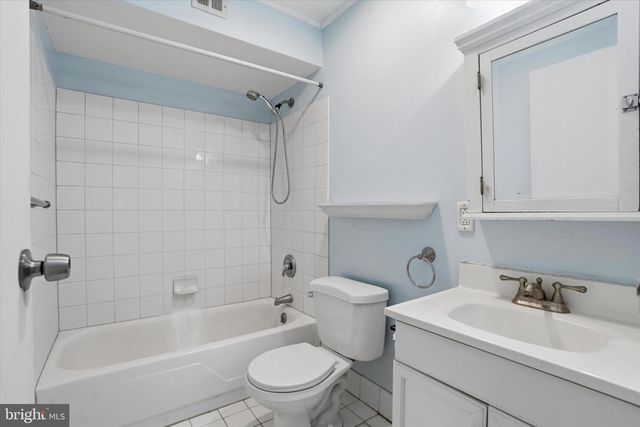 2 BELFAST DR, North Wales, PA 19454