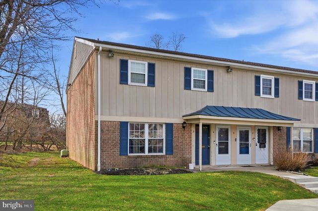 2 BELFAST DR, North Wales, PA 19454