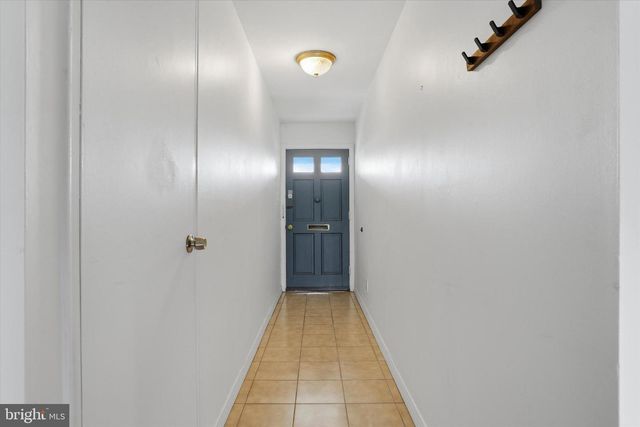 2 BELFAST DR, North Wales, PA 19454