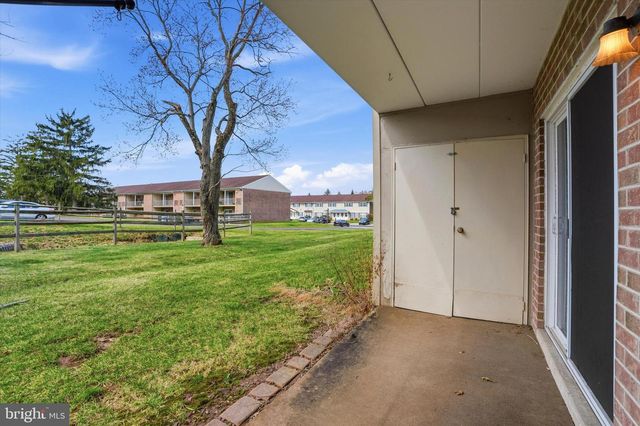 2 BELFAST DR, North Wales, PA 19454