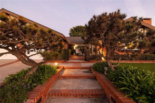 1430 Lincoln, Newport Beach, CA 92660