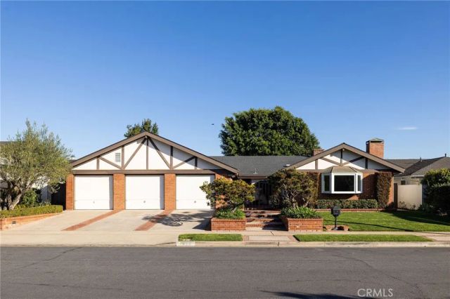 1430 Lincoln, Newport Beach, CA 92660