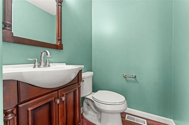 354 Ramada Drive, Upper St Clair, PA 15241