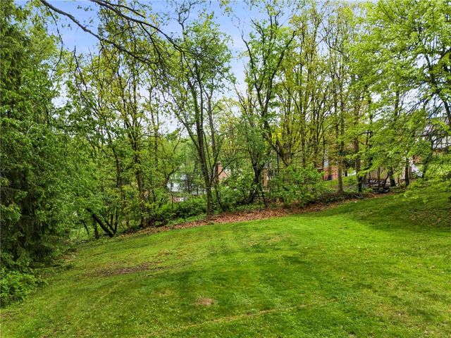 354 Ramada Drive, Upper St Clair, PA 15241