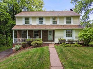354 Ramada Drive, Upper St Clair, PA 15241