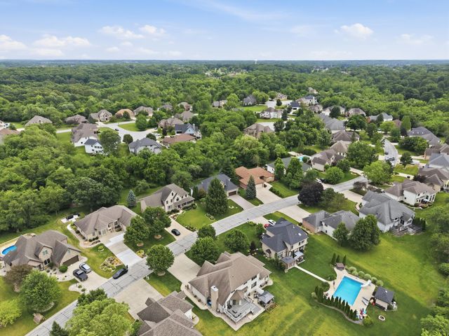 10629 Erie Drive, Crown Point, IN 46307