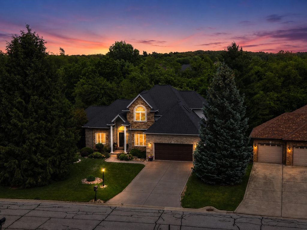 10629 Erie Drive, Crown Point, IN 46307