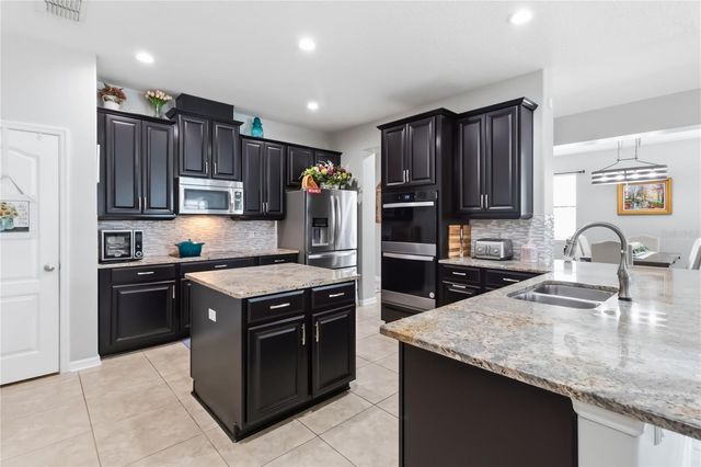 1660 PRAIRIE OAKS DRIVE, St Cloud, FL 34771