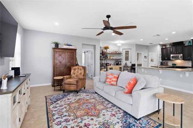 1660 PRAIRIE OAKS DRIVE, St Cloud, FL 34771