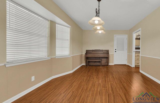 1004 Stuart Lane, Marshall, TX 75672