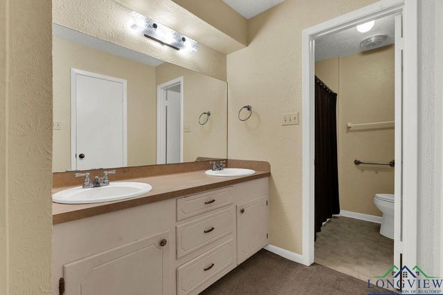 1004 Stuart Lane, Marshall, TX 75672