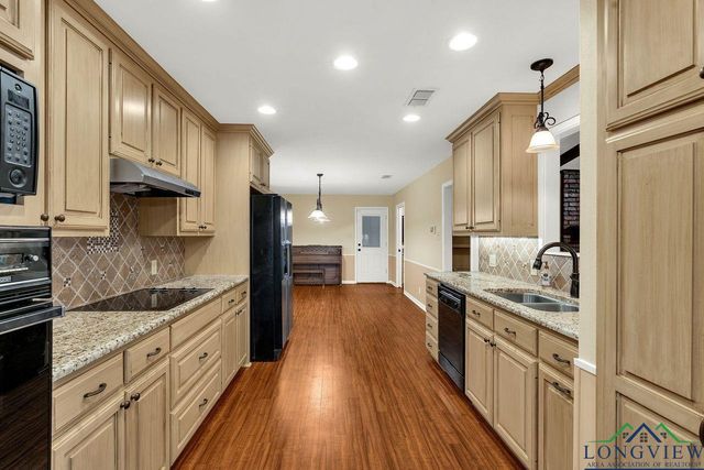 1004 Stuart Lane, Marshall, TX 75672