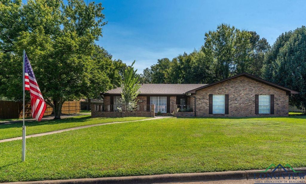 1004 Stuart Lane, Marshall, TX 75672