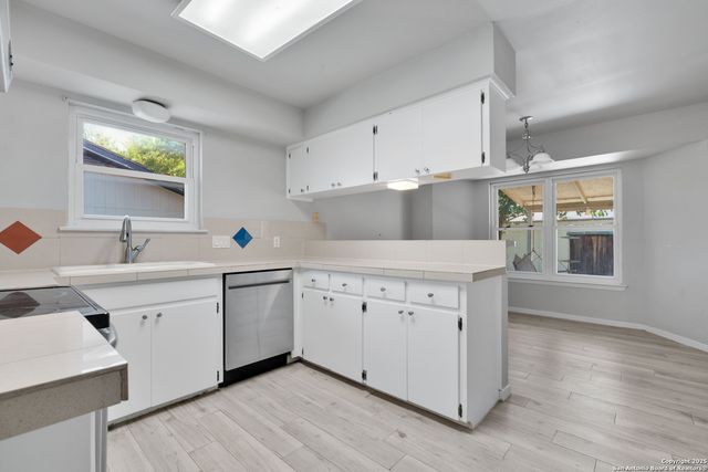 523 Chisholm Valley, Round Rock, TX 78681