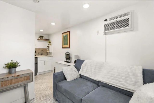 3676 Monroe Avenue, San Diego, CA 92116
