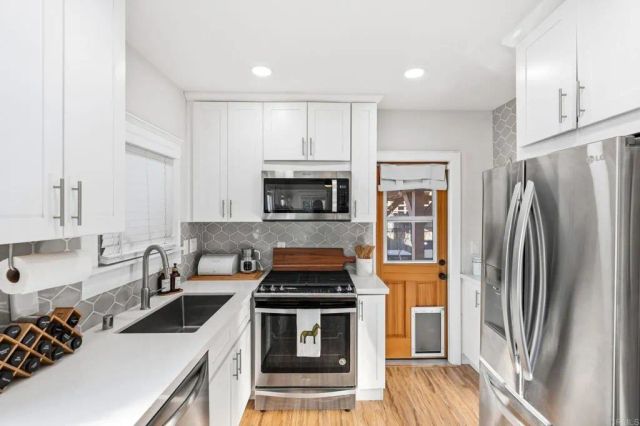 3676 Monroe Avenue, San Diego, CA 92116