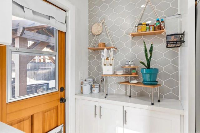 3676 Monroe Avenue, San Diego, CA 92116