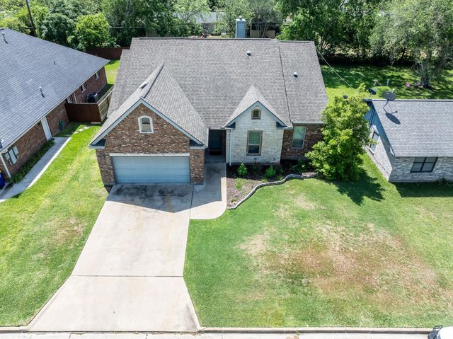 1338 Donovan ST, Gonzales, TX 78629