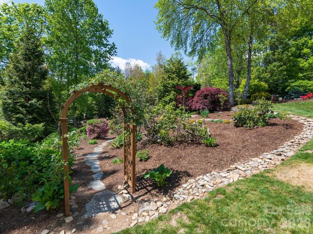 43 Galax Lane, Black Mountain, NC 28711