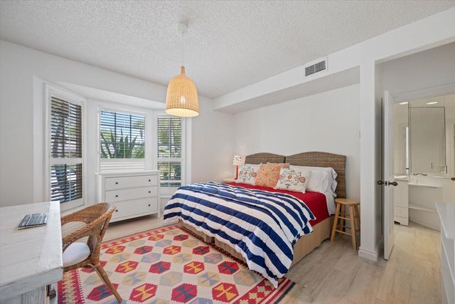 11875 Pebblewood Drive 201, Wellington, FL 33414