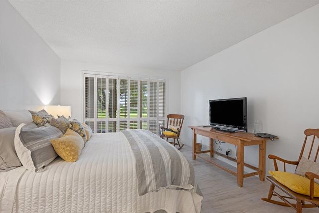 11875 Pebblewood Drive 201, Wellington, FL 33414