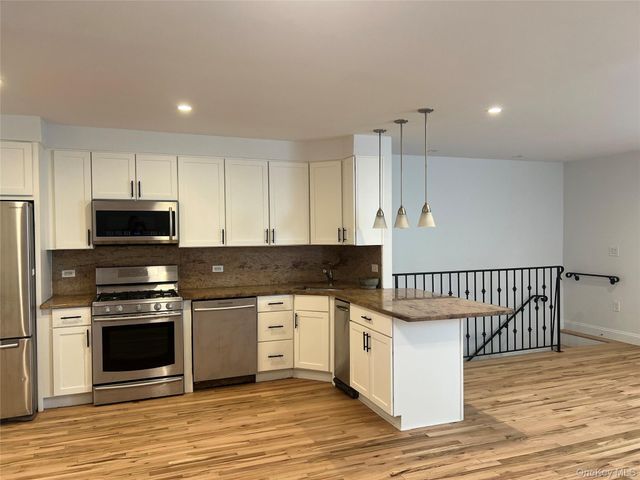10008 Shore Front Parkway 20A, Rockaway Park, NY 11694