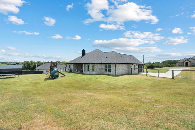 217 Grace Lane, Azle, TX 76020