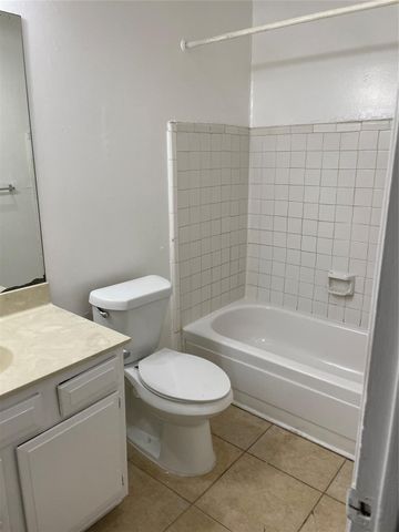 7273 Chasewood Drive, Houston, TX 77489