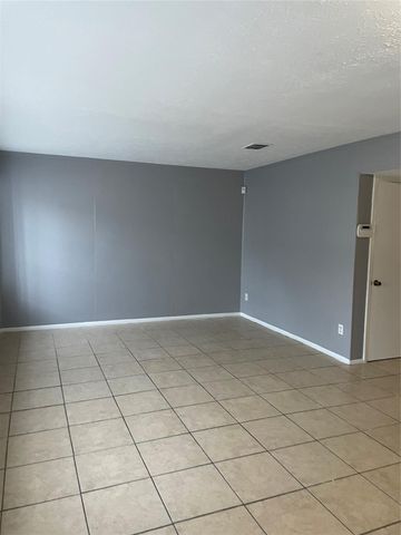 7273 Chasewood Drive, Houston, TX 77489