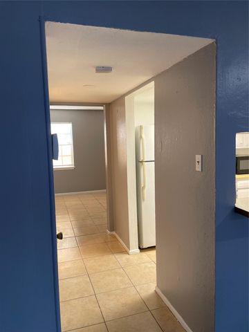 7273 Chasewood Drive, Houston, TX 77489