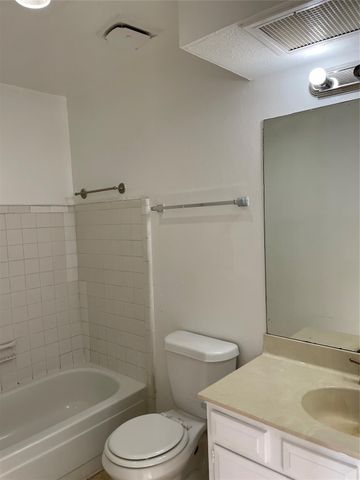 7273 Chasewood Drive, Houston, TX 77489