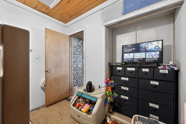 7559 Toepfer Road, Warren, MI 48091