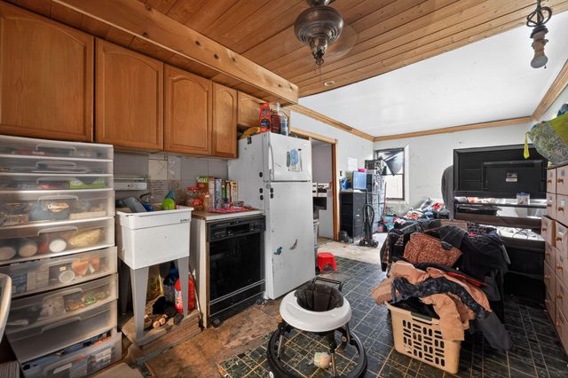 7559 Toepfer Road, Warren, MI 48091