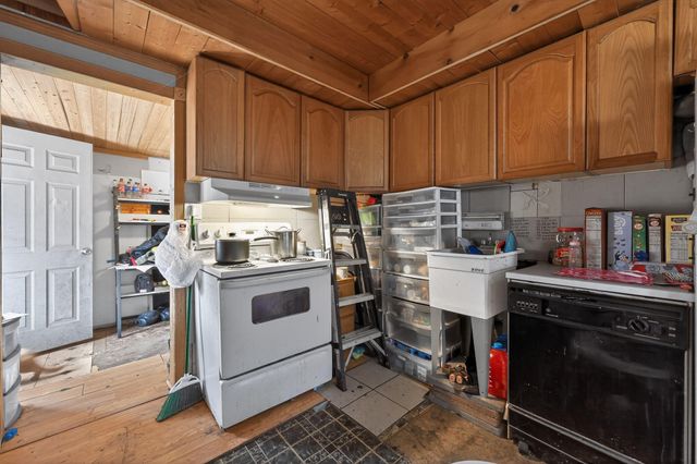 7559 Toepfer Road, Warren, MI 48091