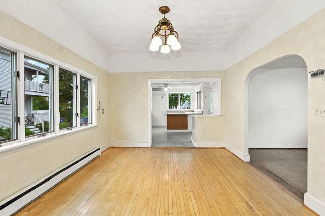 85 Pine St, Swampscott, MA 01907